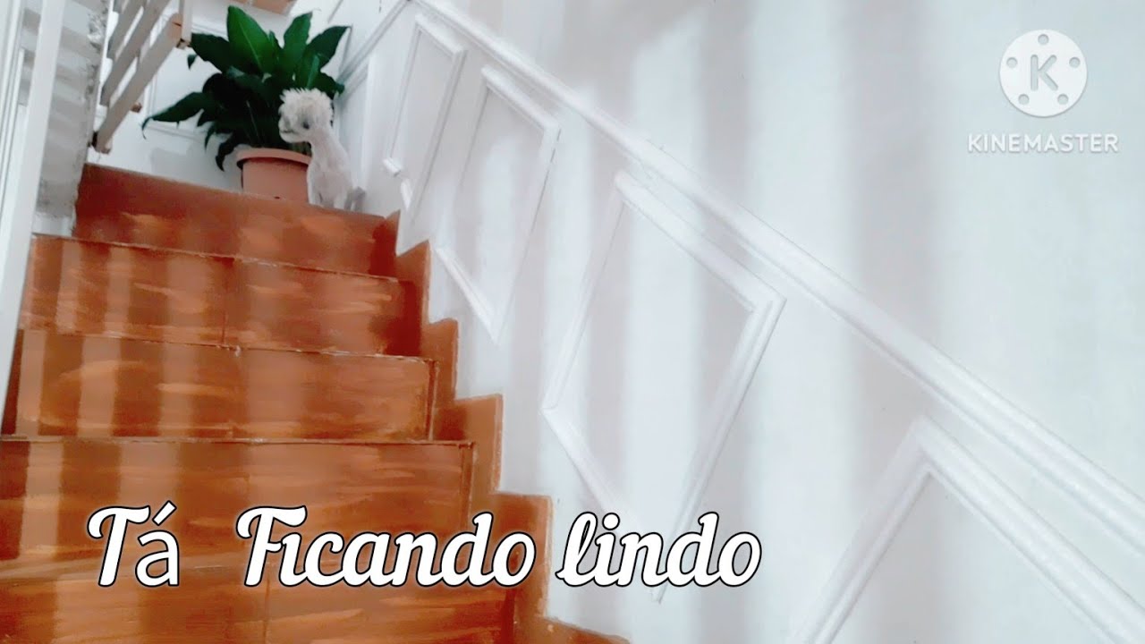 FIZ O BOISERIE NA ESCADA  FICOU PERFEITO