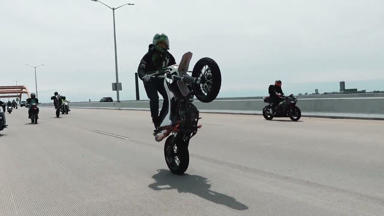 SLUMMOTOMKE BIRTHDAY RIDE - MILWAUKEE SUPERMOTO