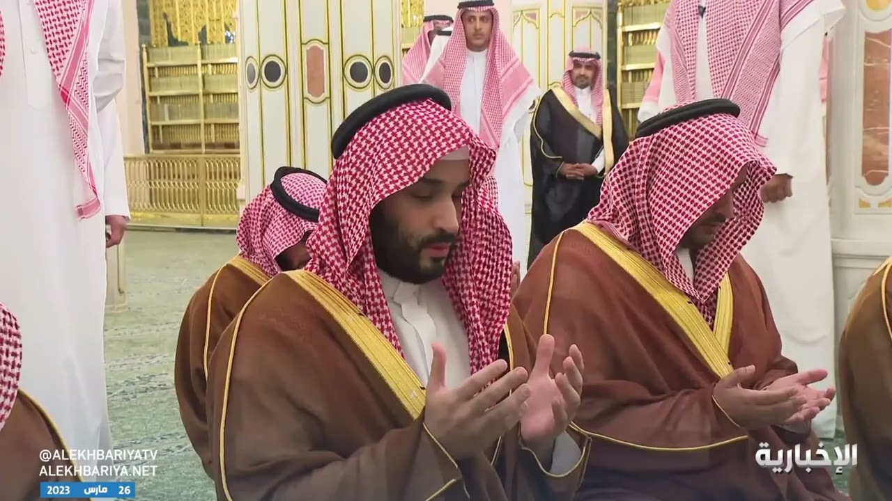 #ولي_العهد يزور المسجد النبوي ويتشرف بالسلام على رسول الله وصاحبيه
