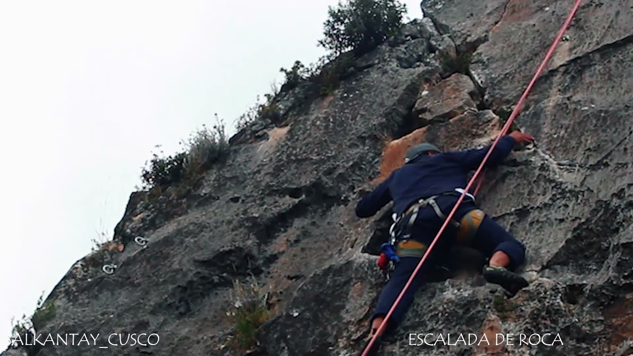 CLIMBING ROCK _ CUSCO _PERU
