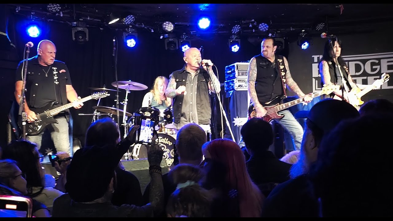 Out Of This Place / Rock 'n' Roll Is King - Live