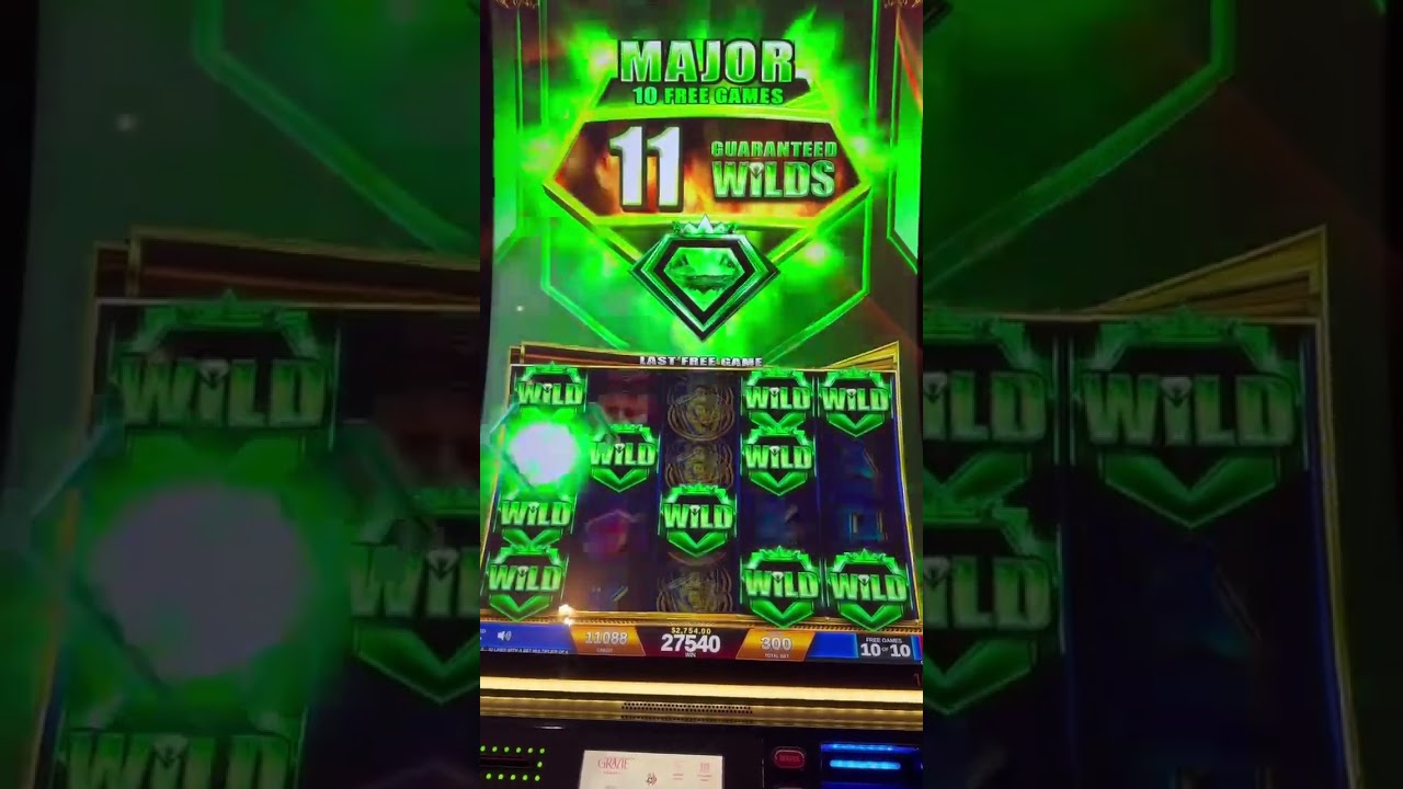 Выигрыш 5000 долларов! Полный экран Wild-символов в Regal Riches! #азартныеигры #слоты