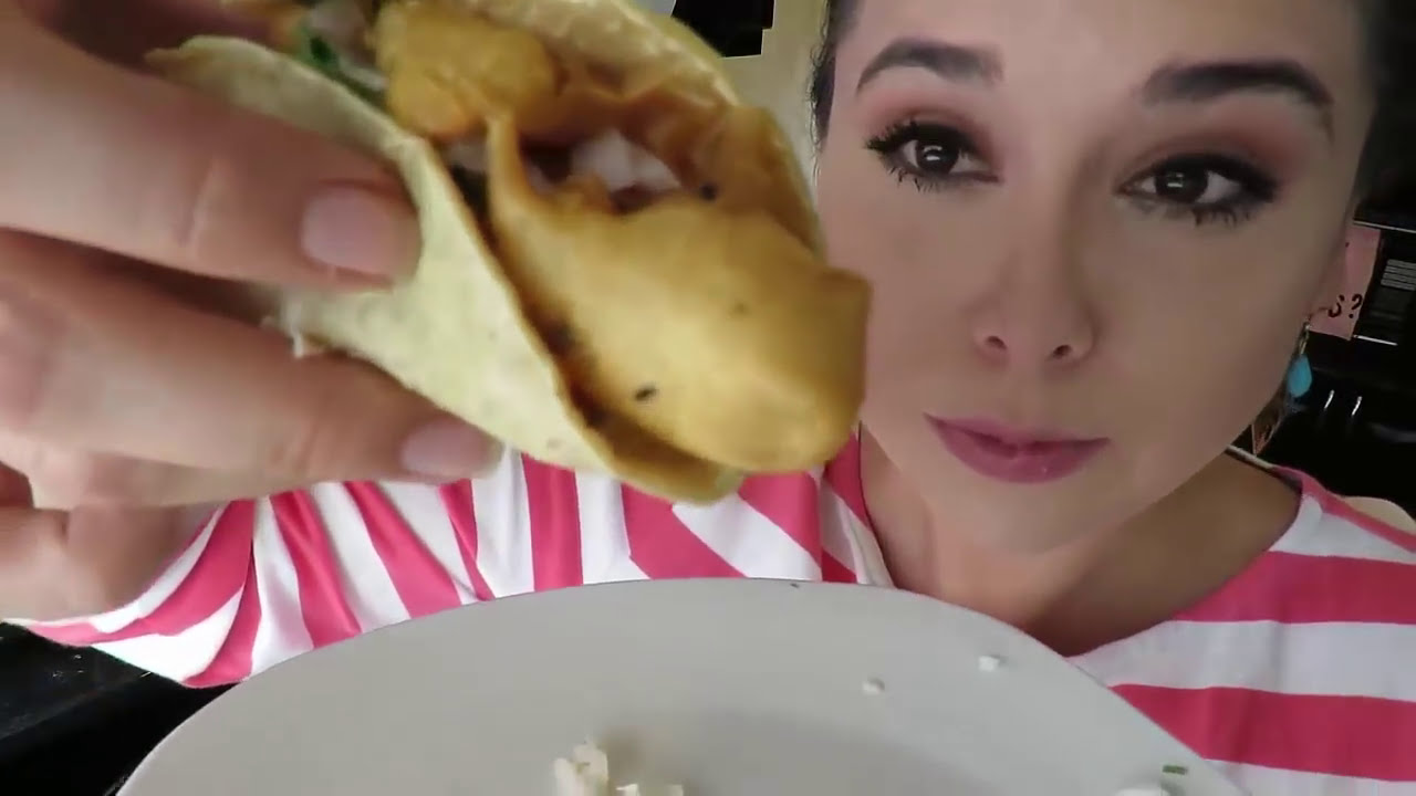 Pescados fritos estilo CDMX, en tacos con salsa de habanero/Marisolpink