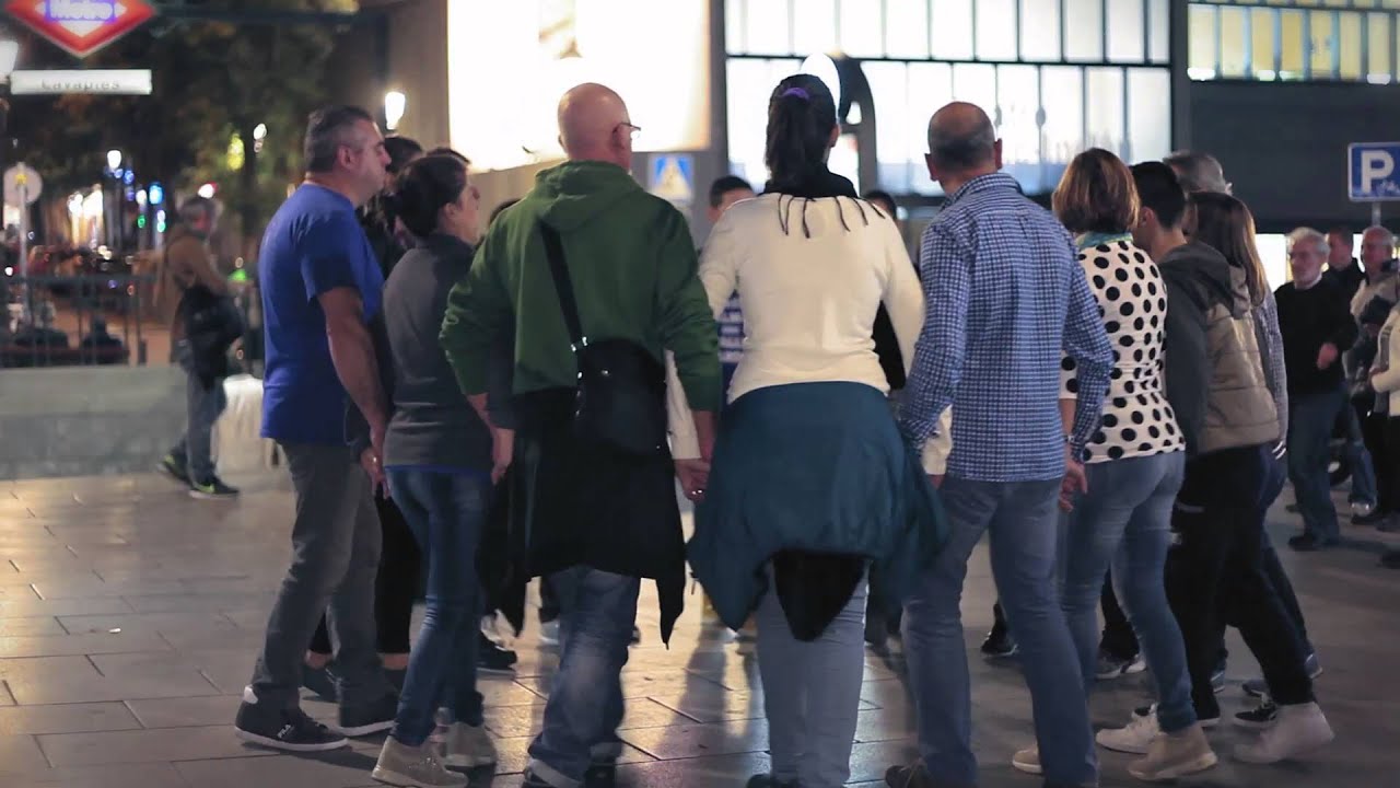Flash Mob Su Masu en plaza de Lavapiés