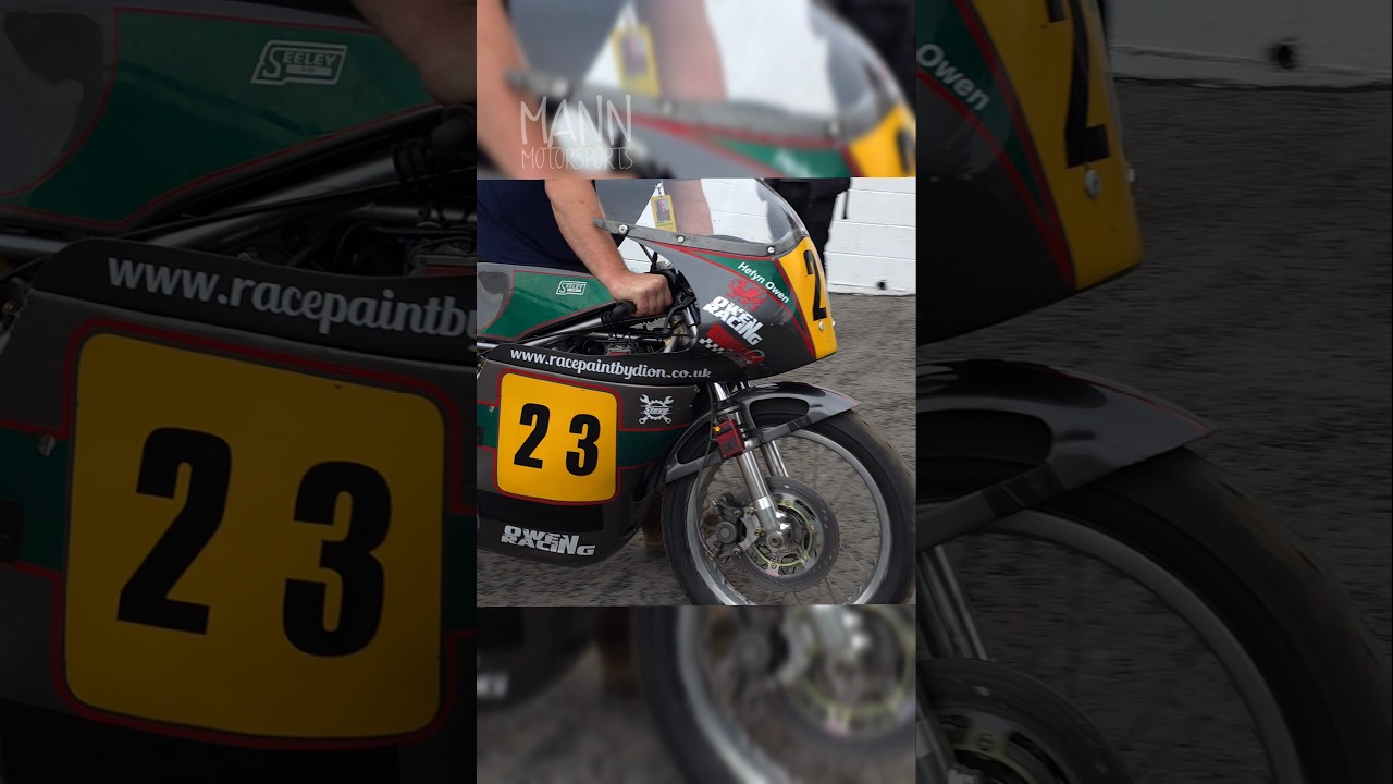 Vintage Icons at the Ready: Classic Bikes to the Start Line 🇮🇲 Manx GP 2024