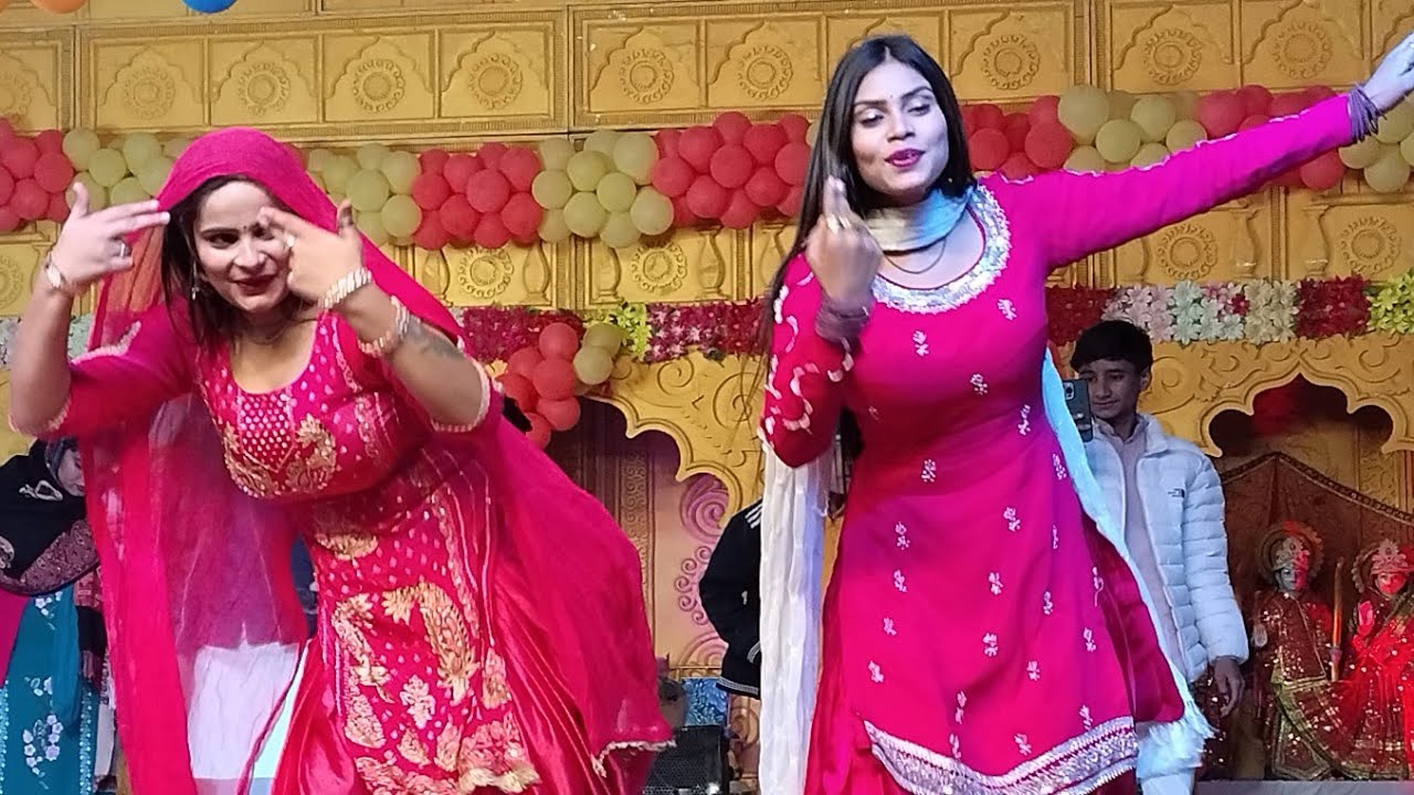 lamba lmba ghungat Dance by #kashish #shagun   #nardevbeniwal #dance #viralvideo #song #funny