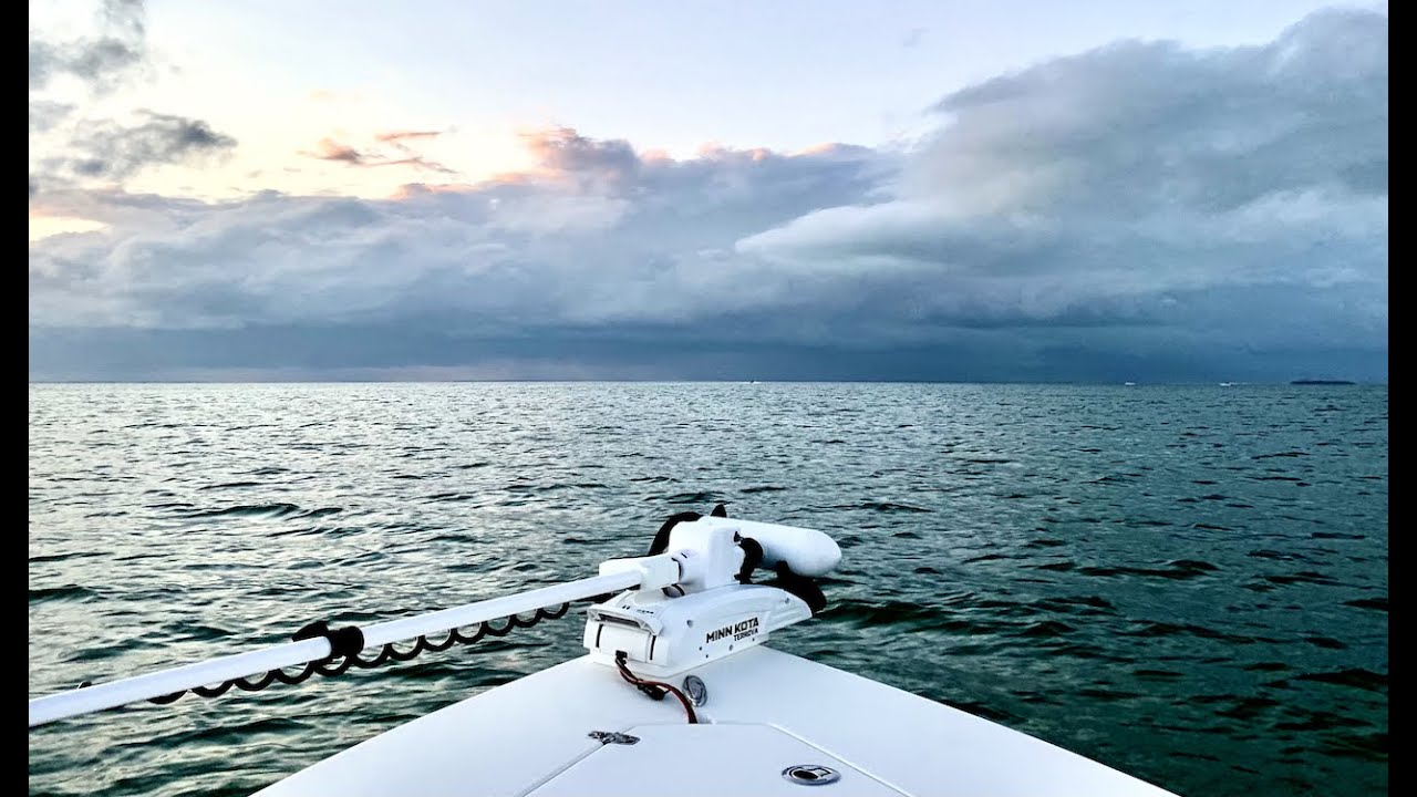 Taking the Hewes 18 Redfisher skiff offshore! Trolling and vertical jigging on local wrecks.