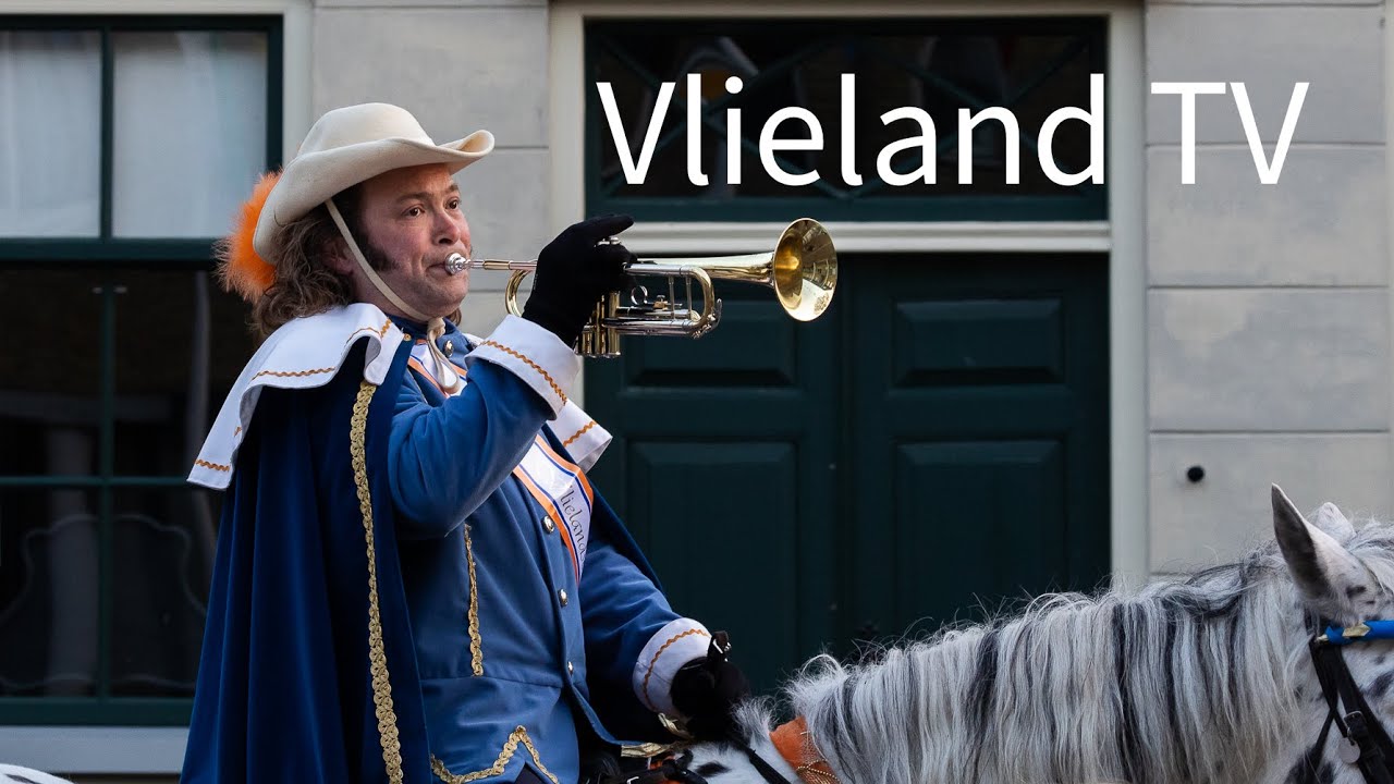 Vlielandse Tradities: de Herauten op Koningsdag