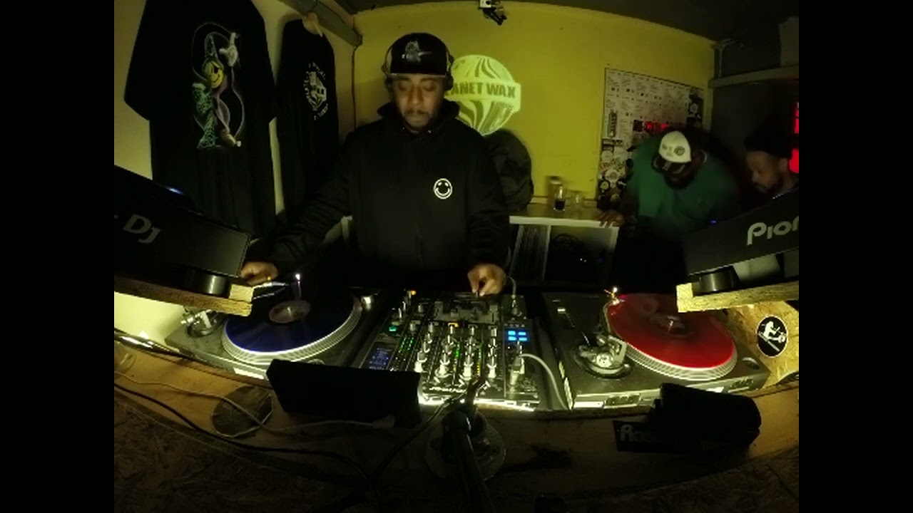 Spooky // 1-hour Vinyl Mix ~ UK Garage