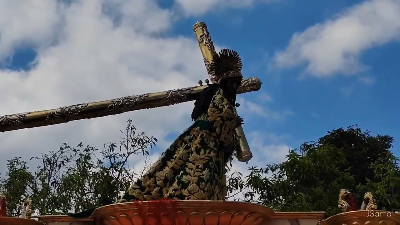 El Escuadrón de Romanos Llevando en Hombros a Jesús de los Milagros - Domingo de Ramos 2025