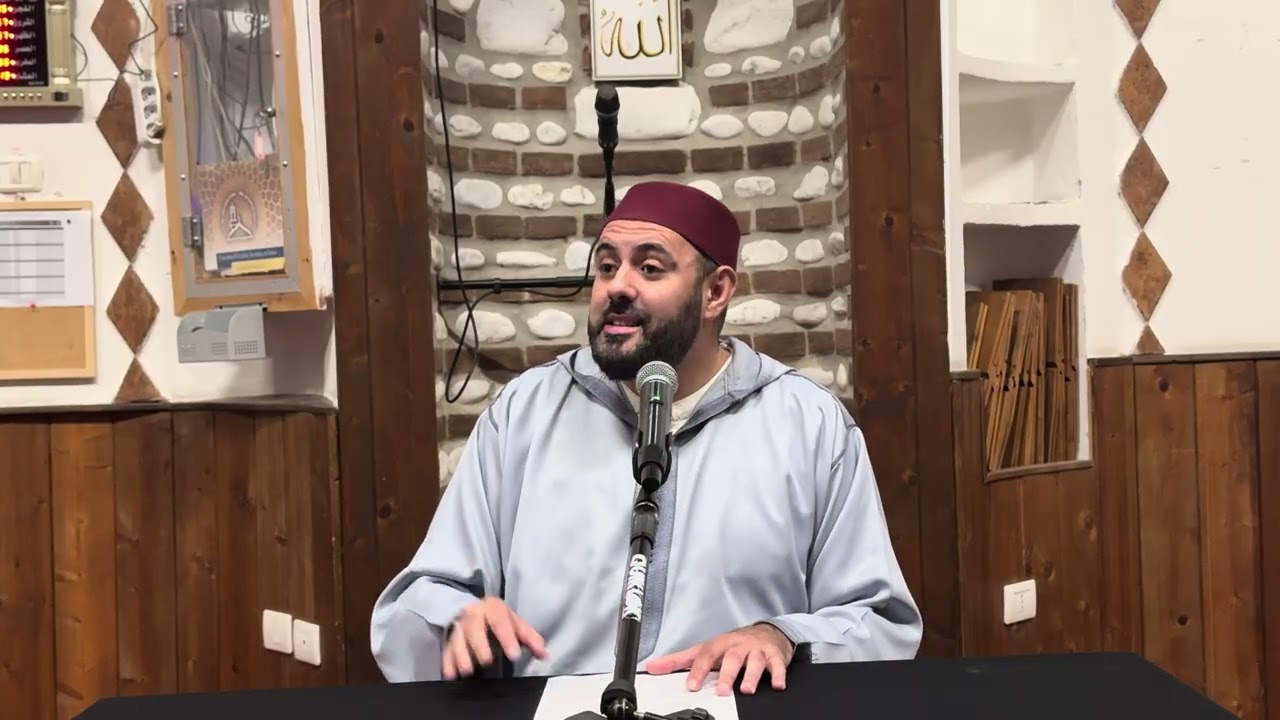 سيرة الإمام مالك رحمه الله ، كيف وصل مذهبه إلى ربع العالم الإسلامي.!!