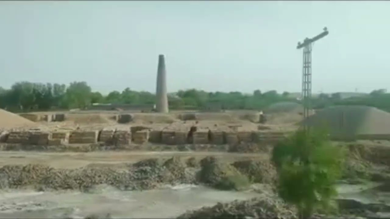 Pakistan railway arrived at rohri 