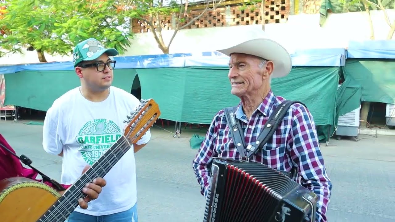 Anillo Grabado - Los 2 Amigos De Culiacán (En Vivo)