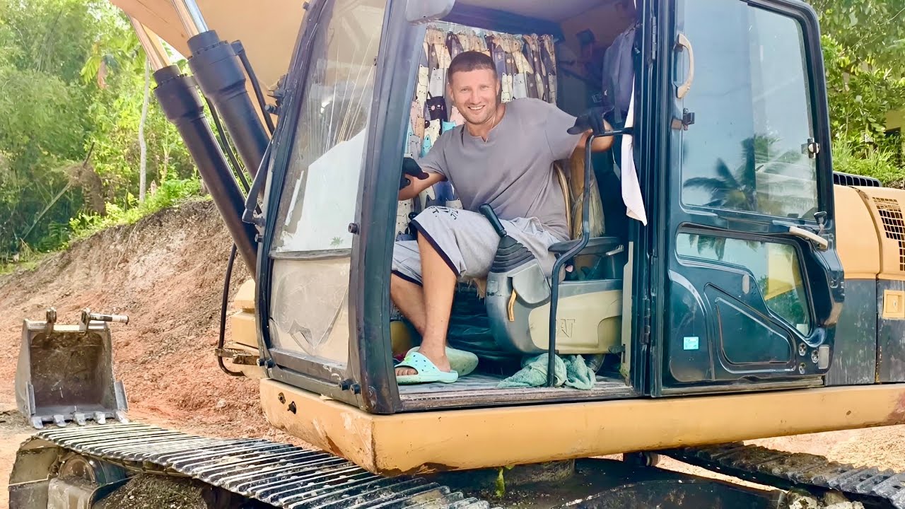 I AM SO HAPPY TO WORK ON MY LAND IN THE PHILIPPINES!