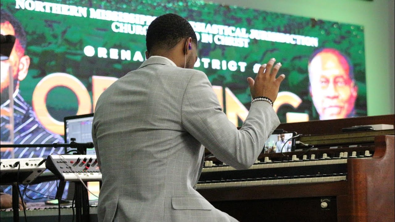 Isaias Collins went crazy behind his Pops (@stevenrcollinsministries2329) on organ!!🔥🔥