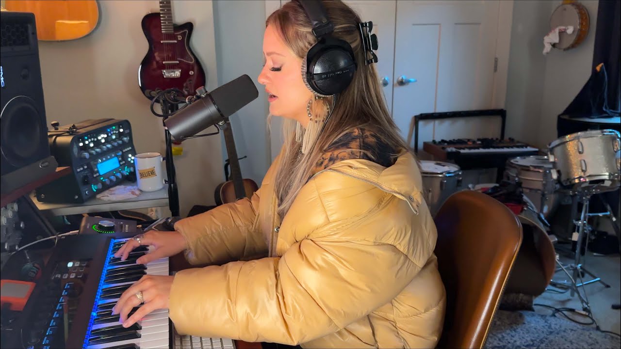 Rachel Wammack: Heavy Halos - Live Performance Video