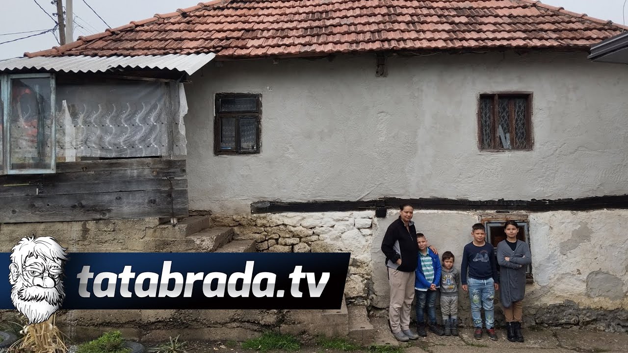 Petero djece živi u kući bez kupatila!
