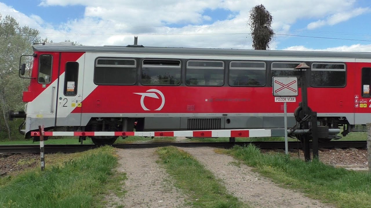 Železničné priecestie / Železniční přejezd Oslany - SP2347 - 20.4.2025