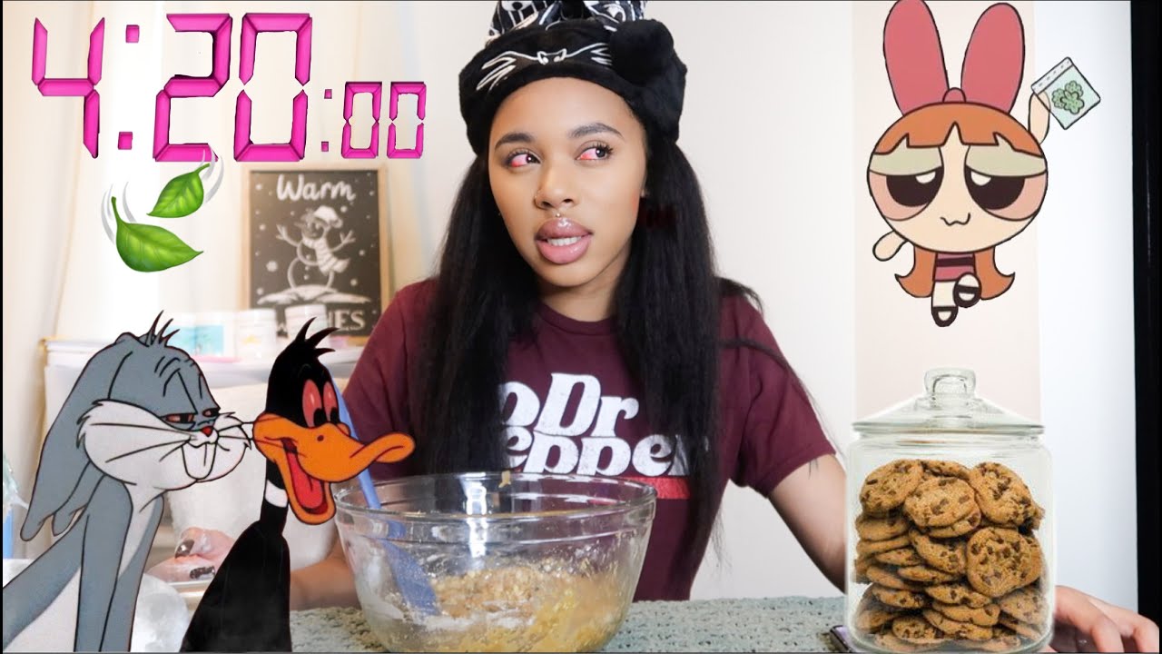 Baking While BAKED ☁️ 🍃 | Holiday Edition | Vlogmas Day 2