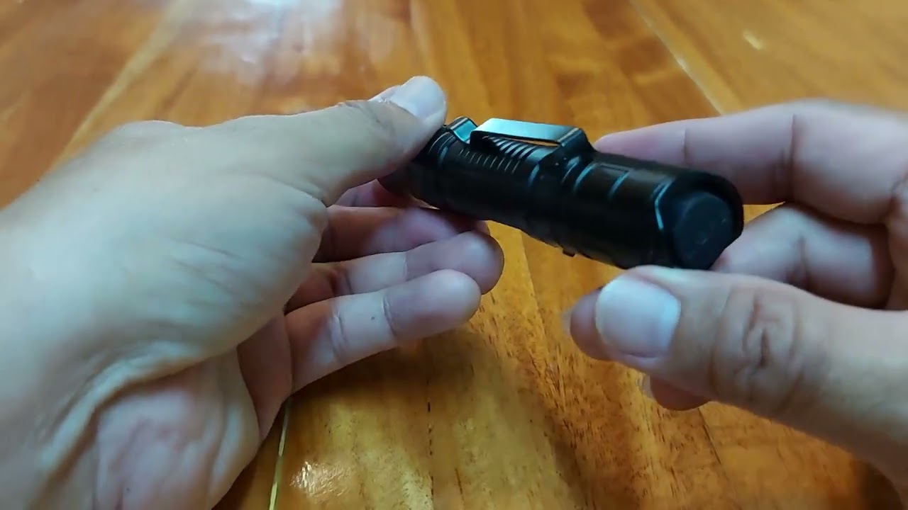 Superfire M180 Tactical Flashlight (in english language)