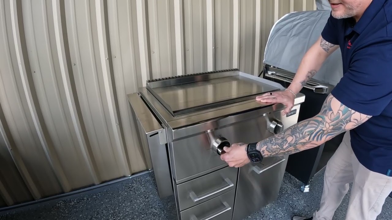 New Coyote Flat top griddle with Piezo ignition
