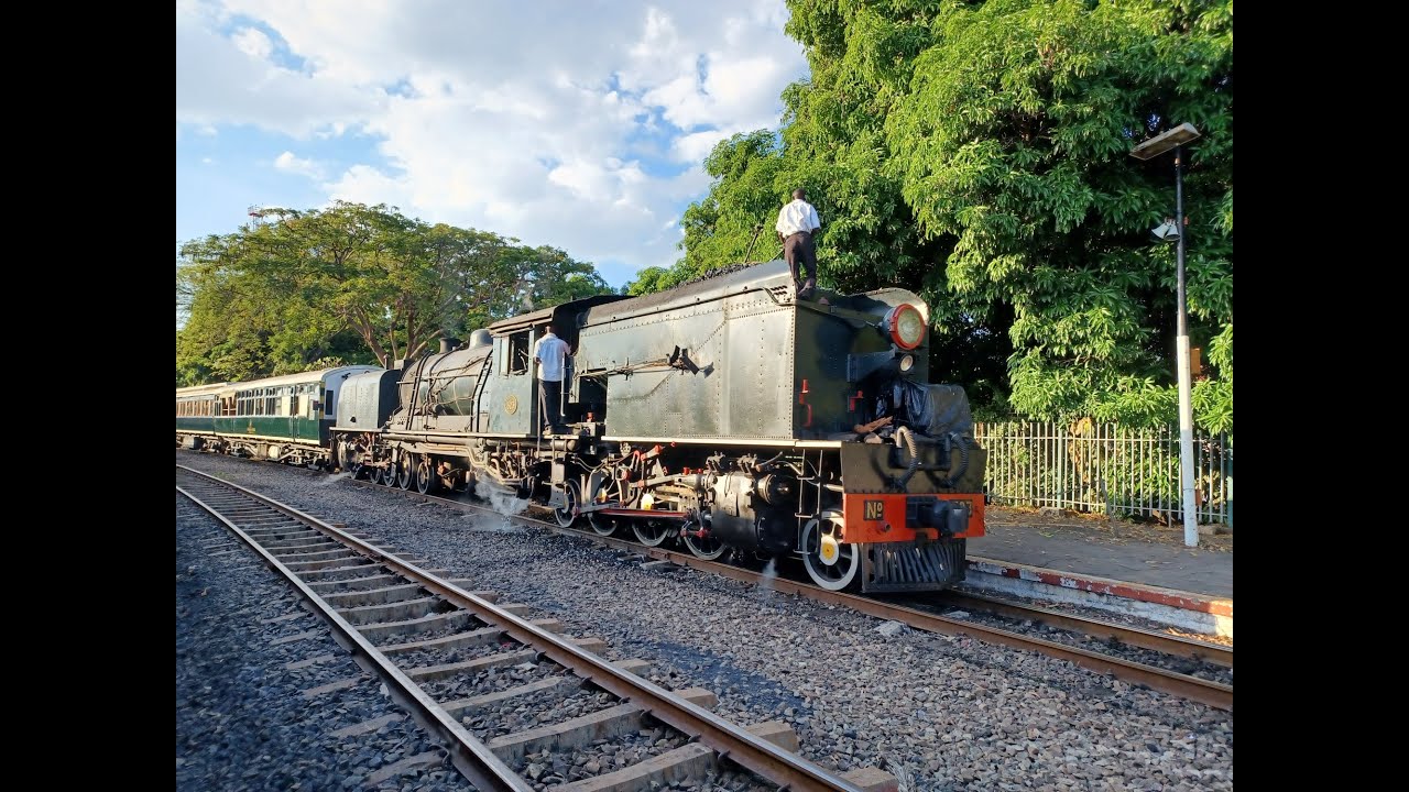 Bushtracks Express, Victoria Falls, 9 May 2023