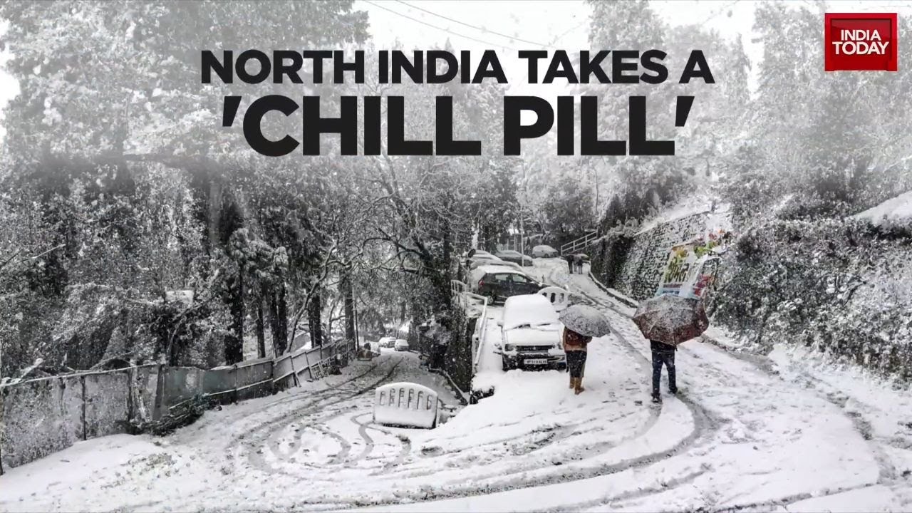 Fresh Snowfall Disrupts Life In Kashmir And Himachal, 26 Flights Cancelled At Srinagar Airport