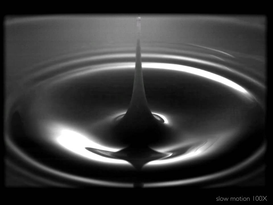 slow motion : crater formation by drop impacts on sand