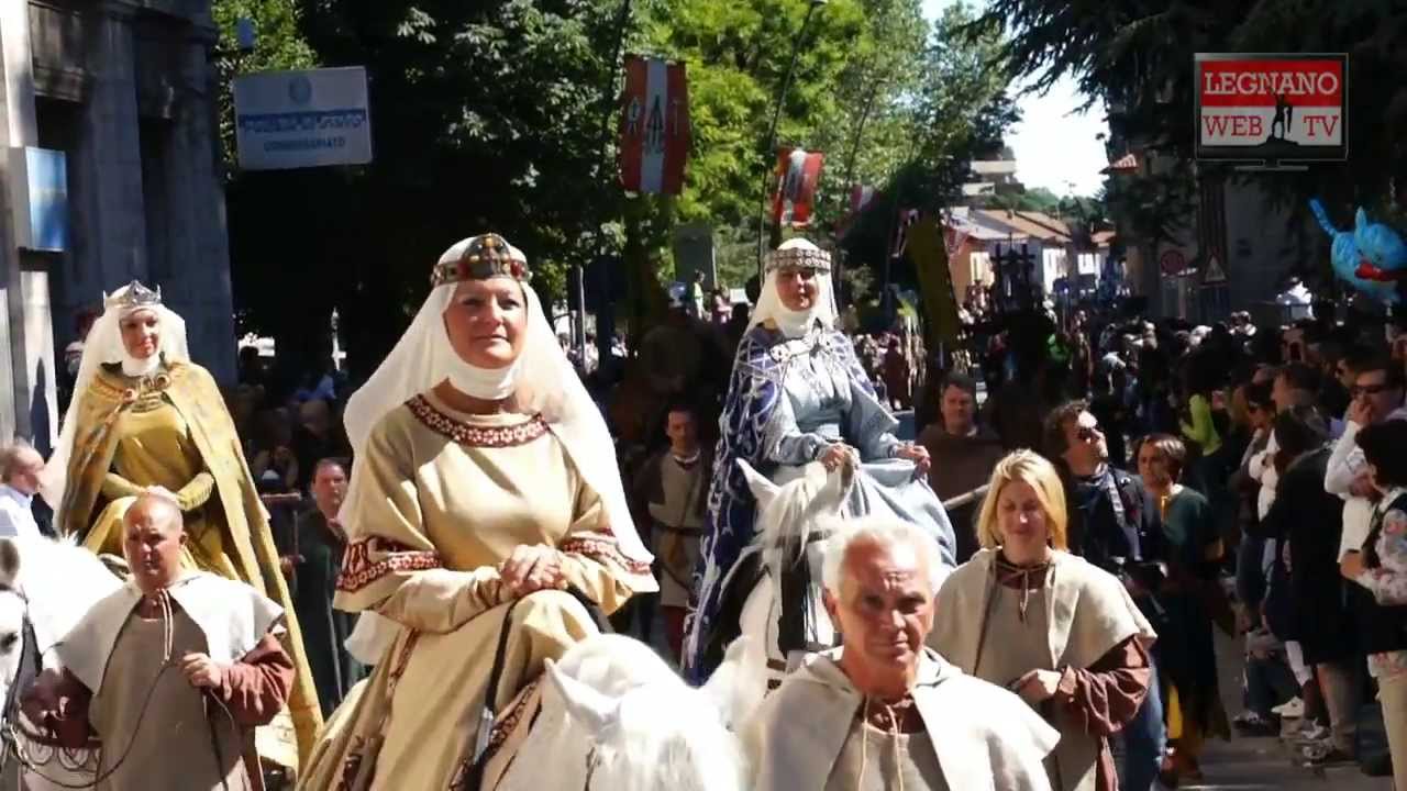 Legnano-La partenza della sfilata delle Contrade del Palio