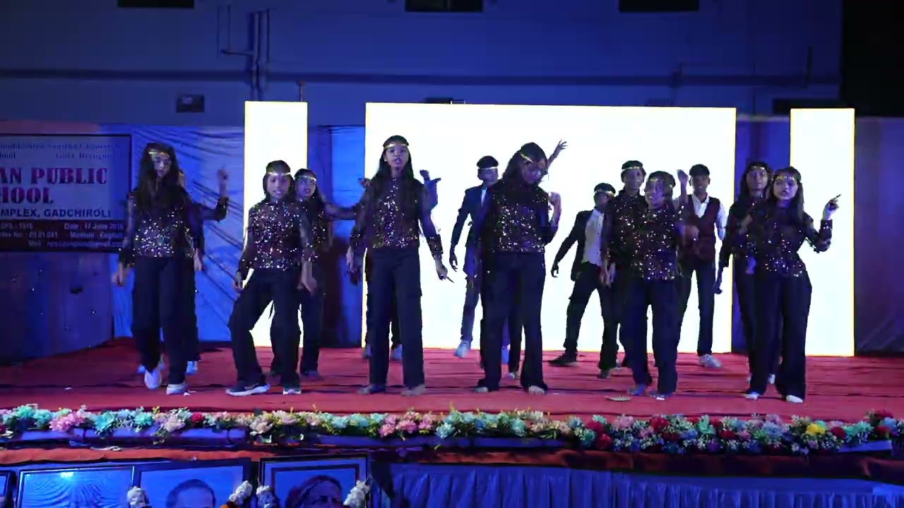 Aarambh 2025–2026 | Retro Dance Performance by Class 7 | Navjiwan Public School, Gadchiroli