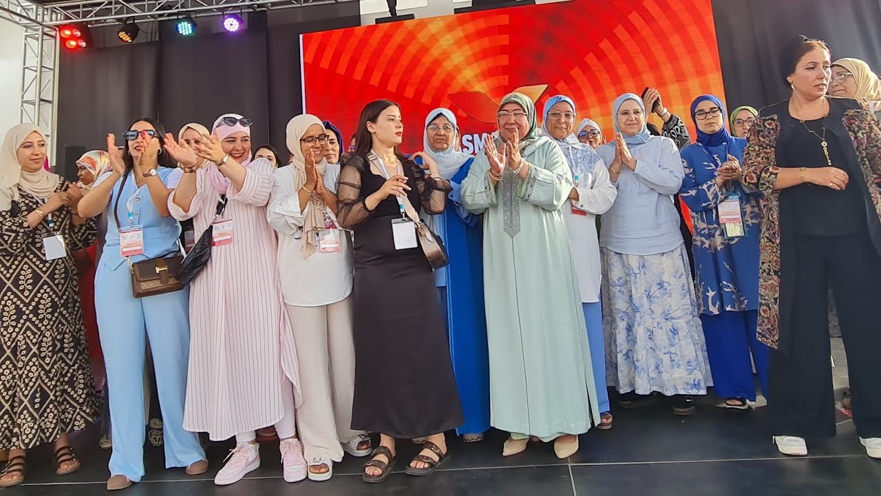 أنشطة فلكلورية و مسرحيات مع حضور قوي، مؤسسة النهضة الحسنية تنهي السنة الدراسية بحفل بهيج و رائع.....