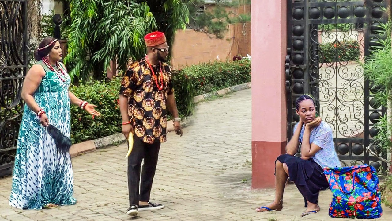 She Was Homeless & Begging Outside D Palace Wen D Prince Saw & Fell In Love With Her| Nigerian Movie