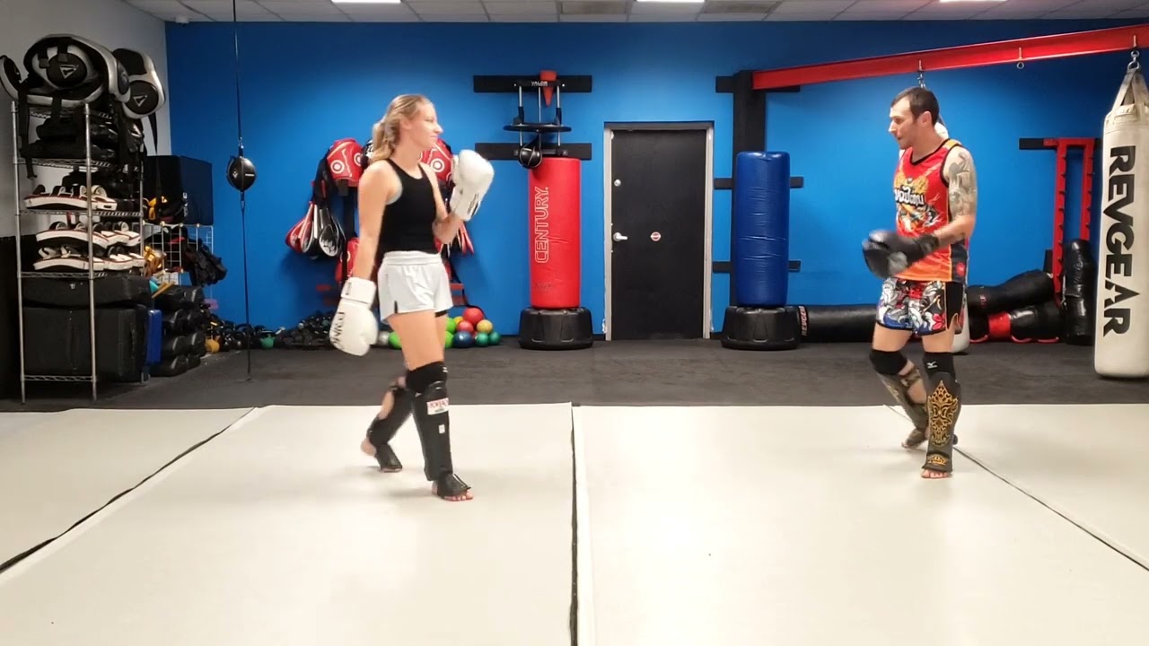 Muay Thai: ADC Drill / Cross - Hook - Cross - Lead Round Kick - Defend Kick Catch & Counter