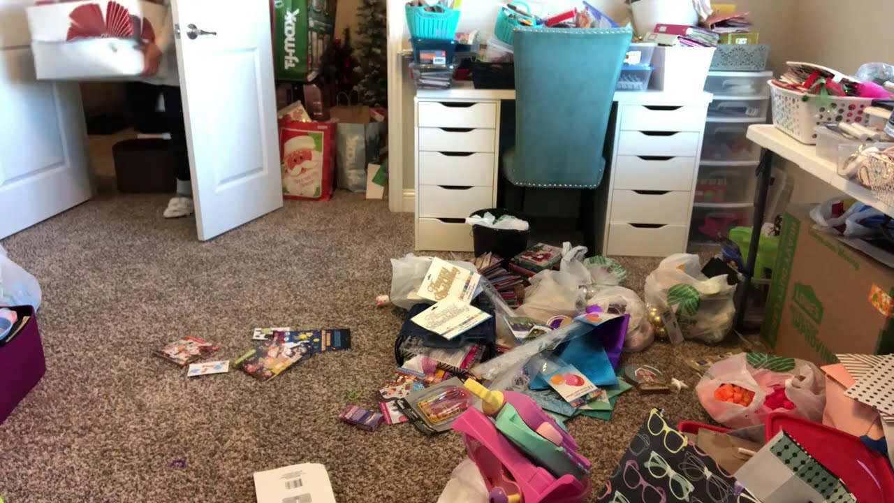 CLEAN WITH ME | DISASTER GUEST BEDROOM AND FINALLY CLEARING IT OUT