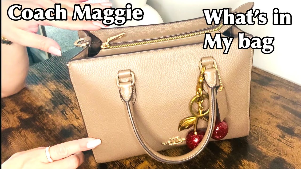 What’s in my Coach Maggie Tote small bag.#whatsinmybag