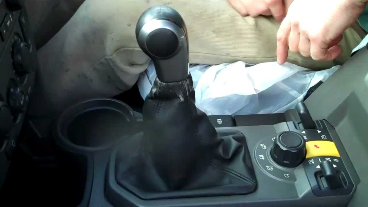 How to change the gear knob / gear lever gaiter on Land Rover Discovery 3 LR3
