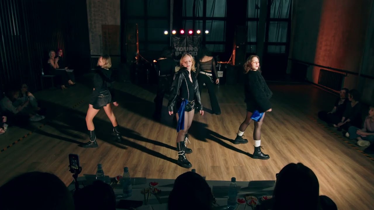 TEAM MAKSON #MEOVV — BURNING UP (PERFORMANCE MAMA 2025)