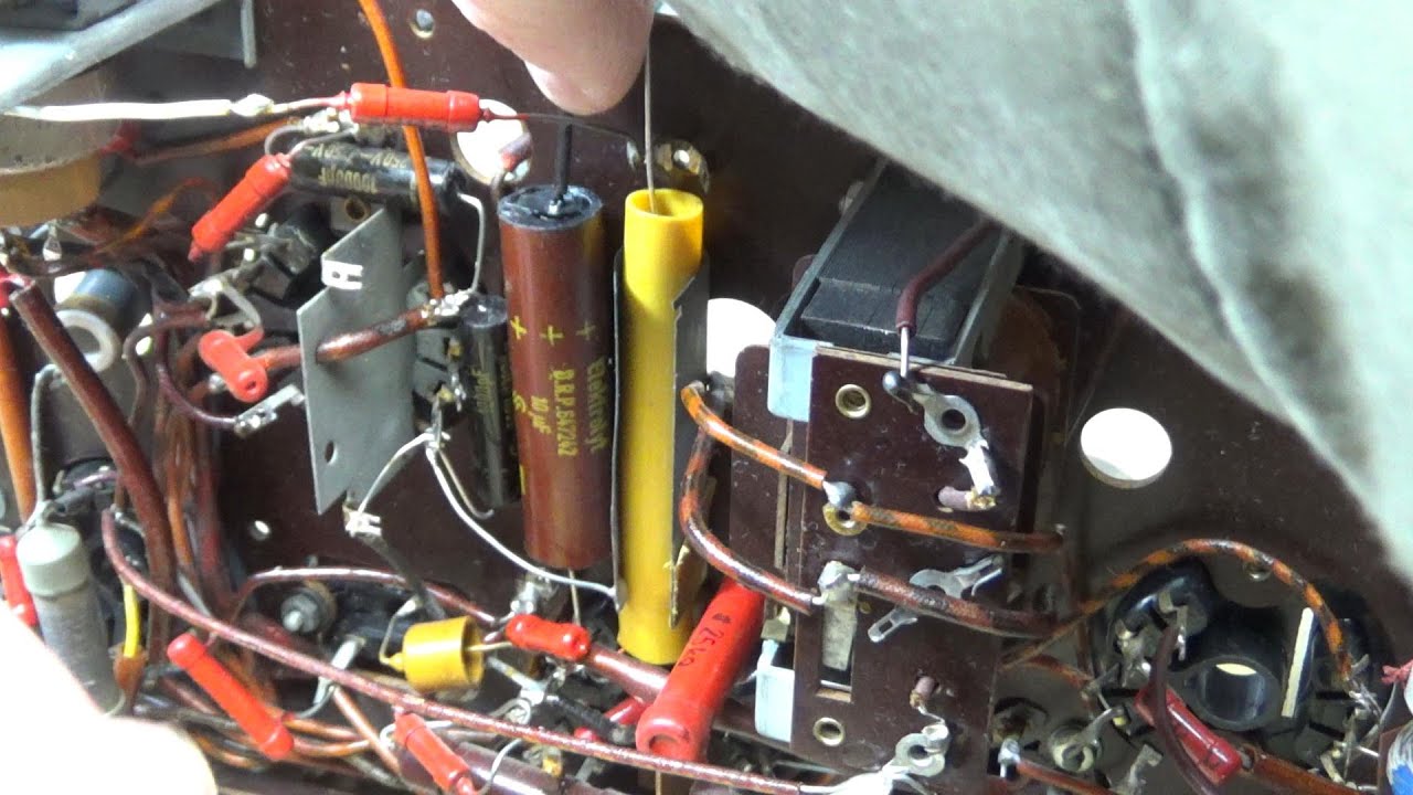 Telefunken 154 GWK Osa 13. Kondensaattoreitten asennus.