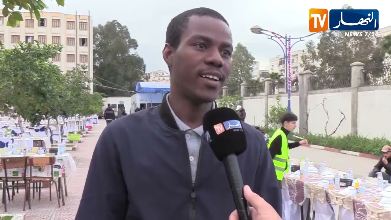 بجاية : طلبة دوليون يشاركون الجزائريين أجواء رمضان خلال إفطار جماعي بالإقامة الجامعية
