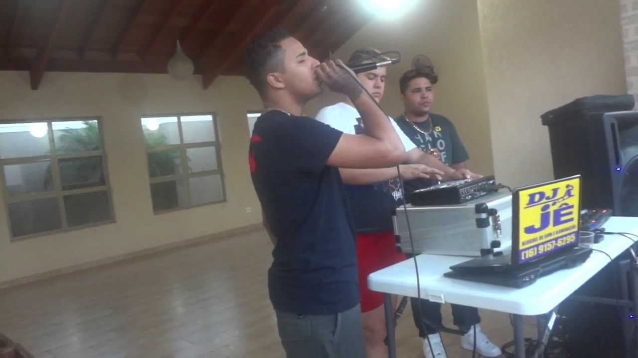 Mc Daleste e Mc Pet Cantano um trechinho da nova musica em Serrana confiram!!!