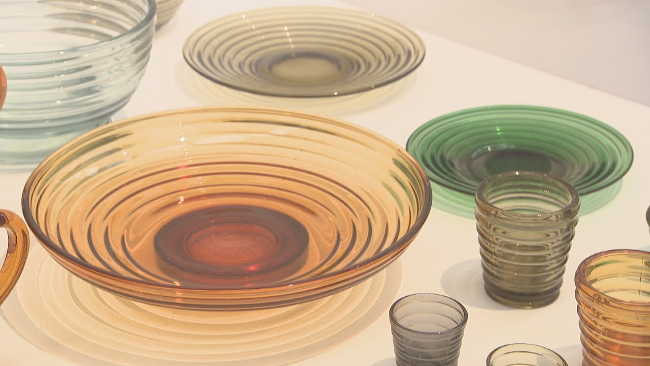 フィンランドのデザイナーらが手がけた家具や陶器など　暮らしを彩る約800点を展示　高松市美術館