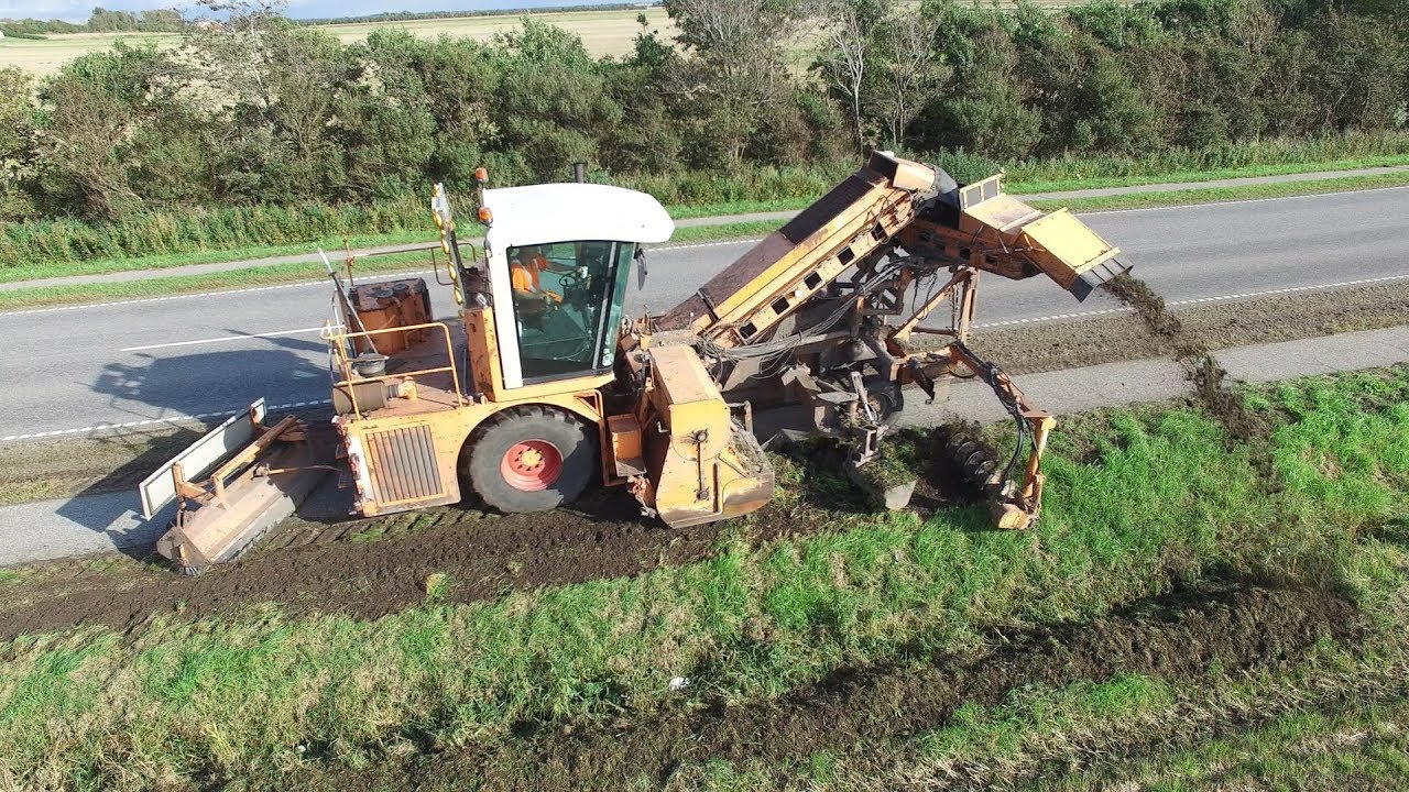 Dücker Bankettfräse SBF 900 | Ditch Cleaning On Public Road | Danish Agriculture & Construction
