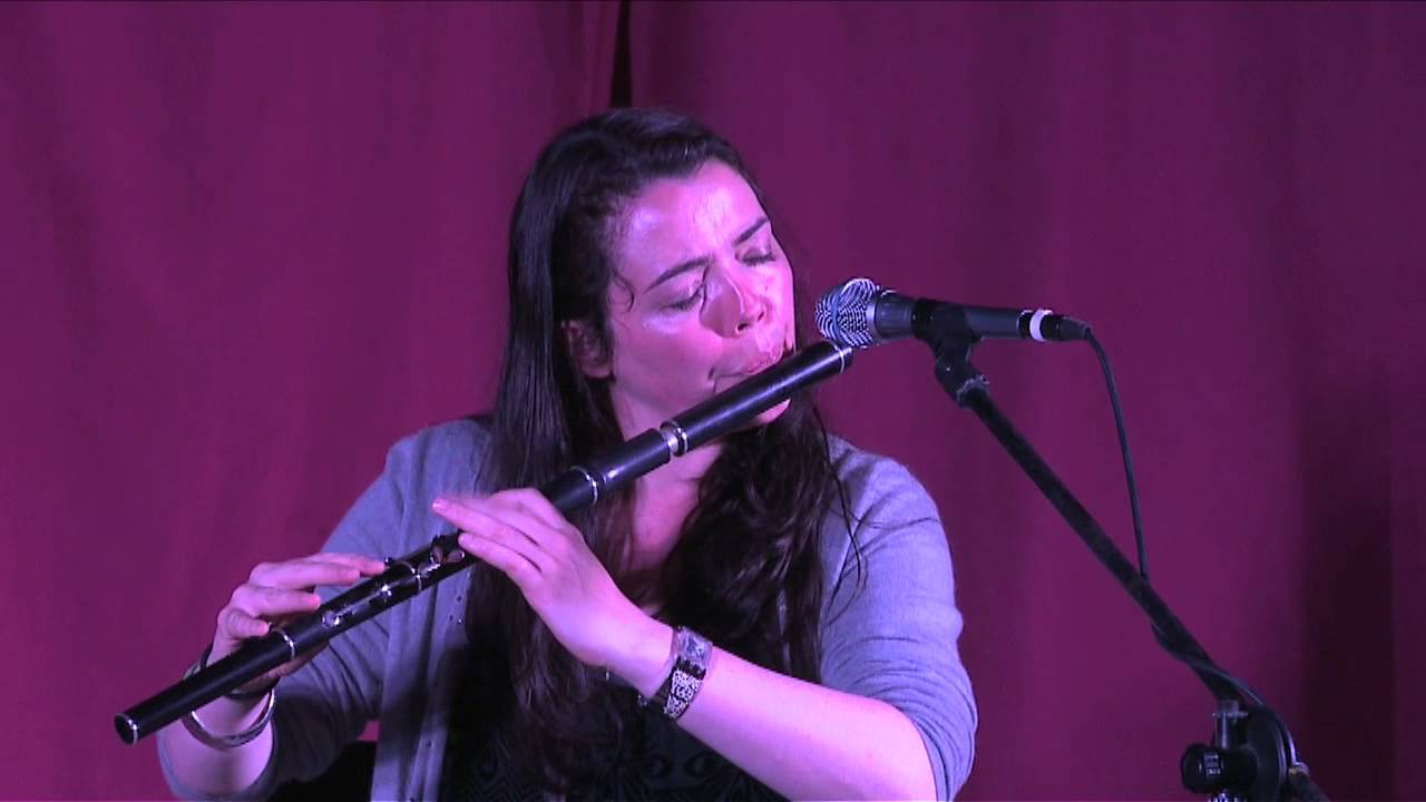 Emer Mayock plays Scoil Acla: Traditional Irish Music from LiveTrad.com