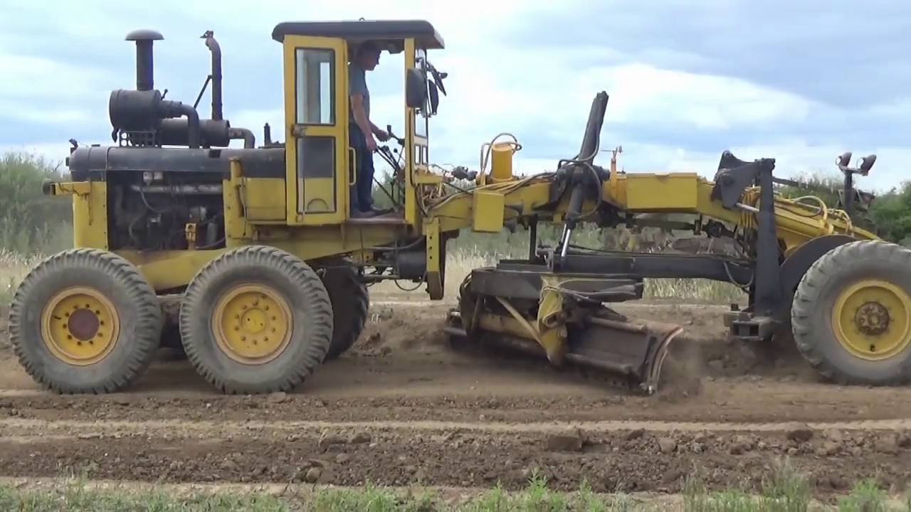 Aveling Austin Grader Working