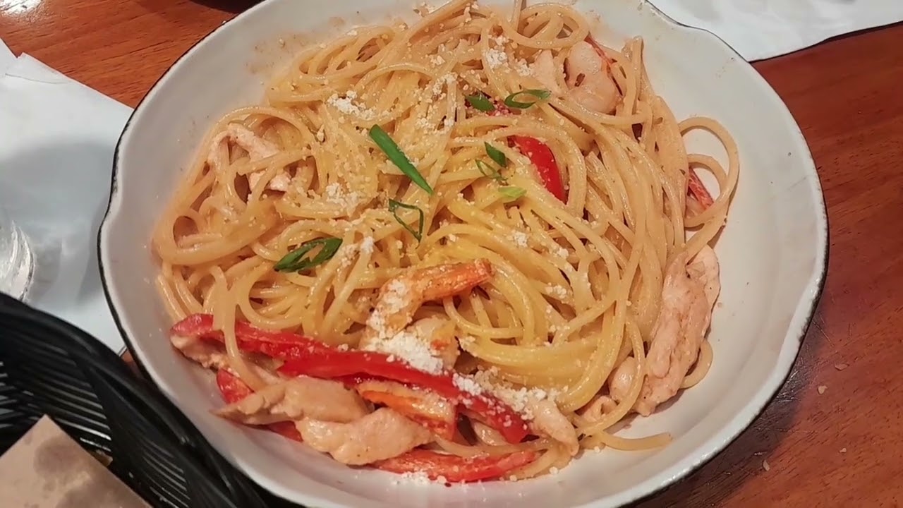 Pre-Christmas Dinner at TGIF/TGI Friday's Restaurant, Robinson's Galleria, Cebu City