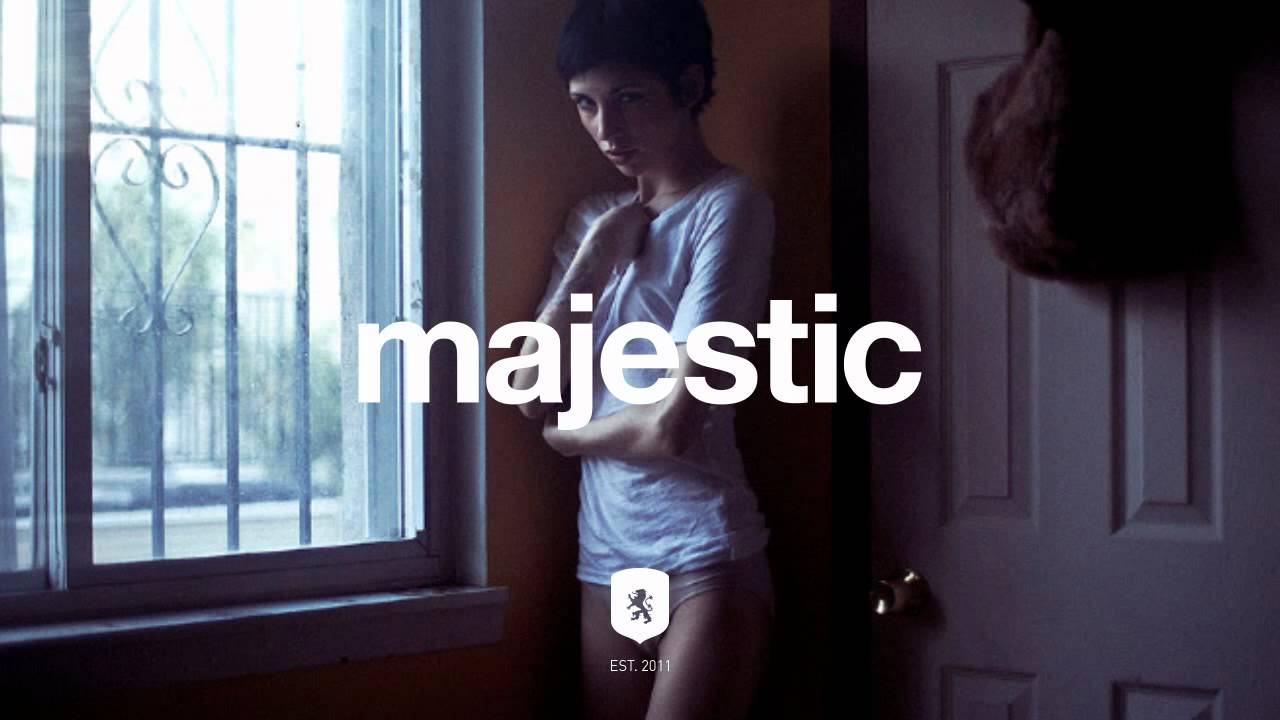 H&auml;zel - This Girl Is Watching Me