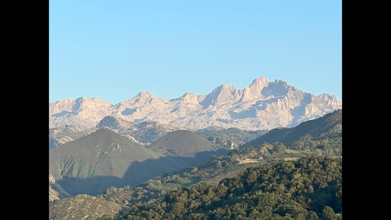 Finca de 17.000 m2  con zona urba y rústica , urbanizada con las mejores vistas de A picos de europa