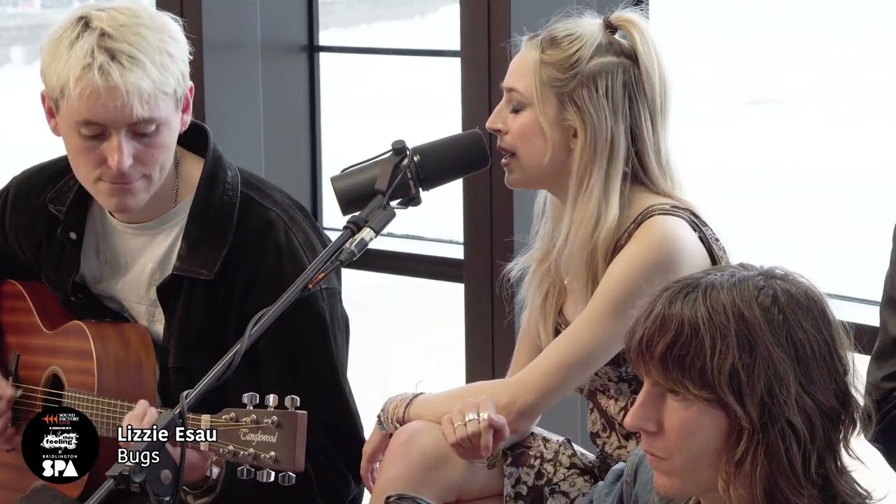 Lizzie Esau - Bugs (Sound Factory Live Session)