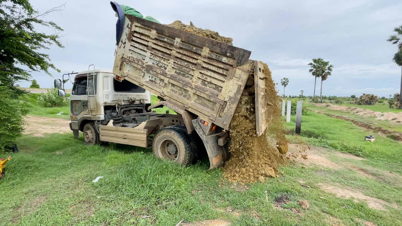 EP9 | Incredible!! Landfill up Process Fill the soil Use Dozer MITSUBISHI BD2F With 5Ton Dump Trucks