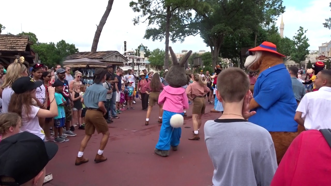 Magic Kingdom Frontier land Brer Bear and Brer Rabbit